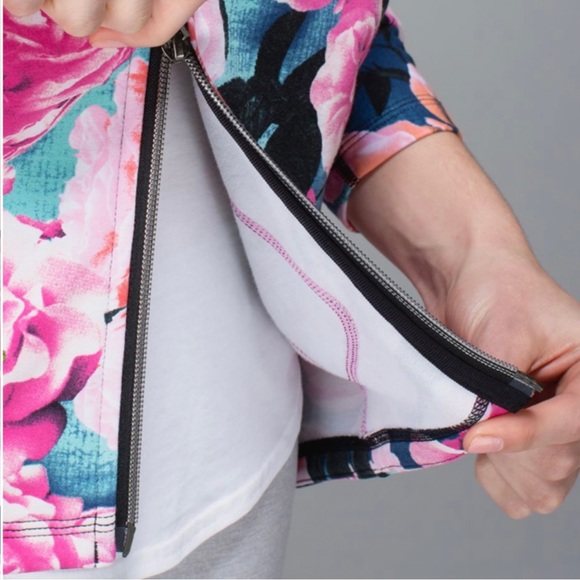 Lululemon Hold Your Om Hoodie Jacket in Secret Garden - Picture 5 of 16